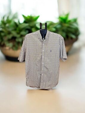 Ralph Lauren men's short sleeve button-up shirt.  Condition: Excellent pre-owned